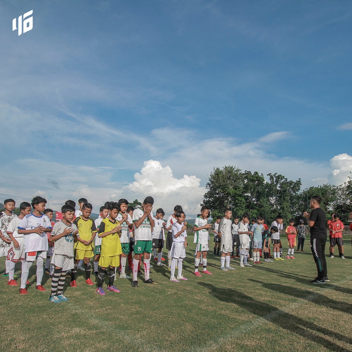 PSS_Development's tweet photo. Dalam rangka perayaan ulang tahun @PSSleman  yang ke-46, kemarin sore PSS Development Center mengadakan acara coaching clinic bersama Sekolah Sepakbola (SSB) yang berada di Kabupaten Sleman.

#PSS #PSSDevelopment #46thPSS #as46emilang https://t.co/R1NisX6rut