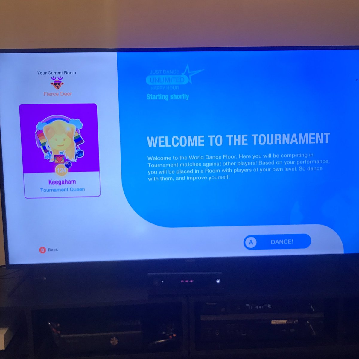 duhh_itz_Keegan's tweet photo. No one: … Me: Being on JDWD (JD22) all ready,before happy hour start. Went from 30 something to now 107 peoples on the WDF. #justdance #jd22 #justdance2022 #jd2022 #xboxone #xbox @justdancegame https://t.co/jzqP6W3sM3