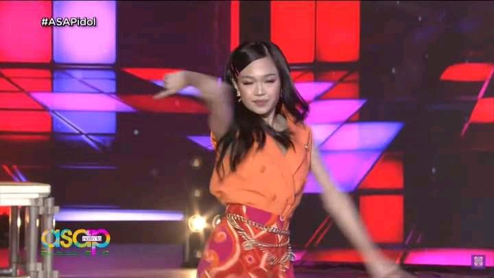 RioAnisco's tweet photo. @BonifacioAc anyare sa kamay mo? 

AllStarGames BadmintonistAC

#ASAP70sDanceWithAC https://t.co/UEfESzNBWi