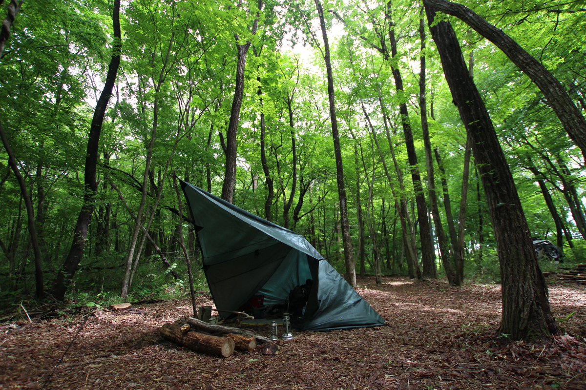 chori_camp's tweet photo. 2泊3日晴れも雨も霧もあり雰囲気あるいい時間が過ごせました🌲🌲
キャンプ、やめらんないわぁ☆

#キャンプ
#ソロキャンプ
#ブッシュクラフト
#野営
#ddhammocks
#ddtarp https://t.co/WcNVvXnKA2