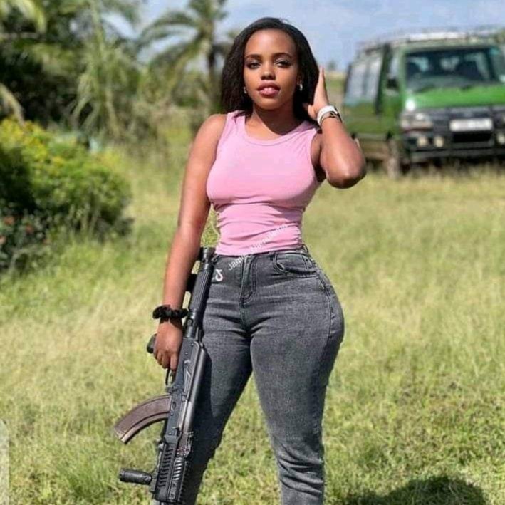 HabariDigital_'s tweet image. Twitter Military,.
Eti huyu Komandoo atakuwa Anatoka kwenye jeshi gani,.?👇