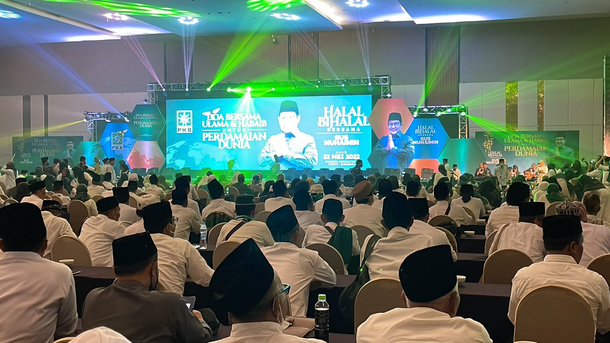 azzameldzikrie's tweet photo. Kondisi terkini acara Doa Bersama Habaib dan Ulama untuk Perdamaian Dunia

#GusMuhaiminUlamaSatuBarisan 
@cakimiNOW @EmHasanuddin @halimiskandarnu @DPP_PKB https://t.co/rcxv4RawQ4