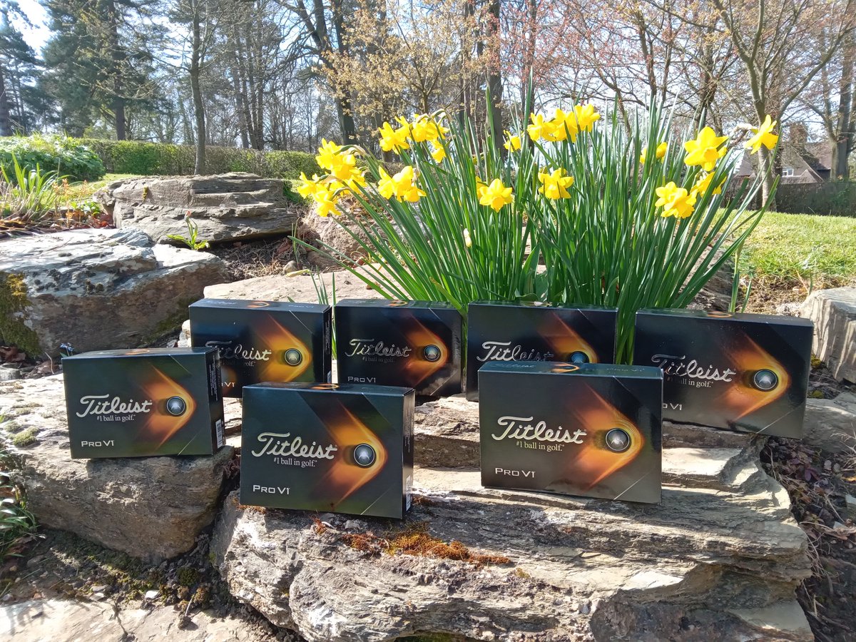 golferscbd's tweet image. It's Major Sunday so we're giving away boxes of @Titleist prov1s &amp;amp; #GolfersCBD famous gummies ⛳️ RT to enter and we'll give away 1 of each for every 100 RTs 💪 Must be following to take part and winners will be announced during coverage 📺 Closes 7pm #Golf golferscbd.co.uk
