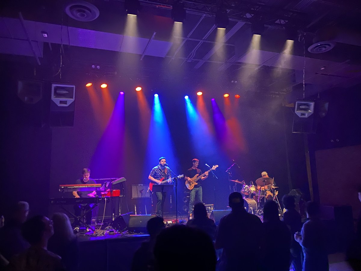 Find yourself a city to live in.

Crosseyed &amp; Phishless

<a href="/Phishcovercover/">Crosseyed and Phishless</a> <a href="/ChopShopChi/">Chop Shop</a> #chicago