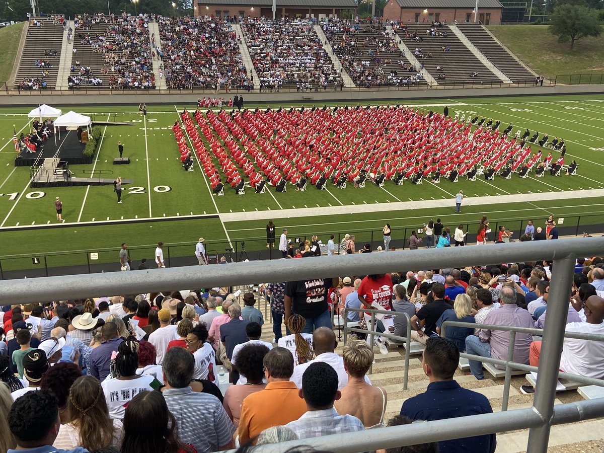 TylerLegacyFB's tweet photo. Congratulations to the @TLRedRaiders class of 2022! #TLproudπΊ #BuildingaLegacyofSuccess https://t.co/kAWLrYg5Q0