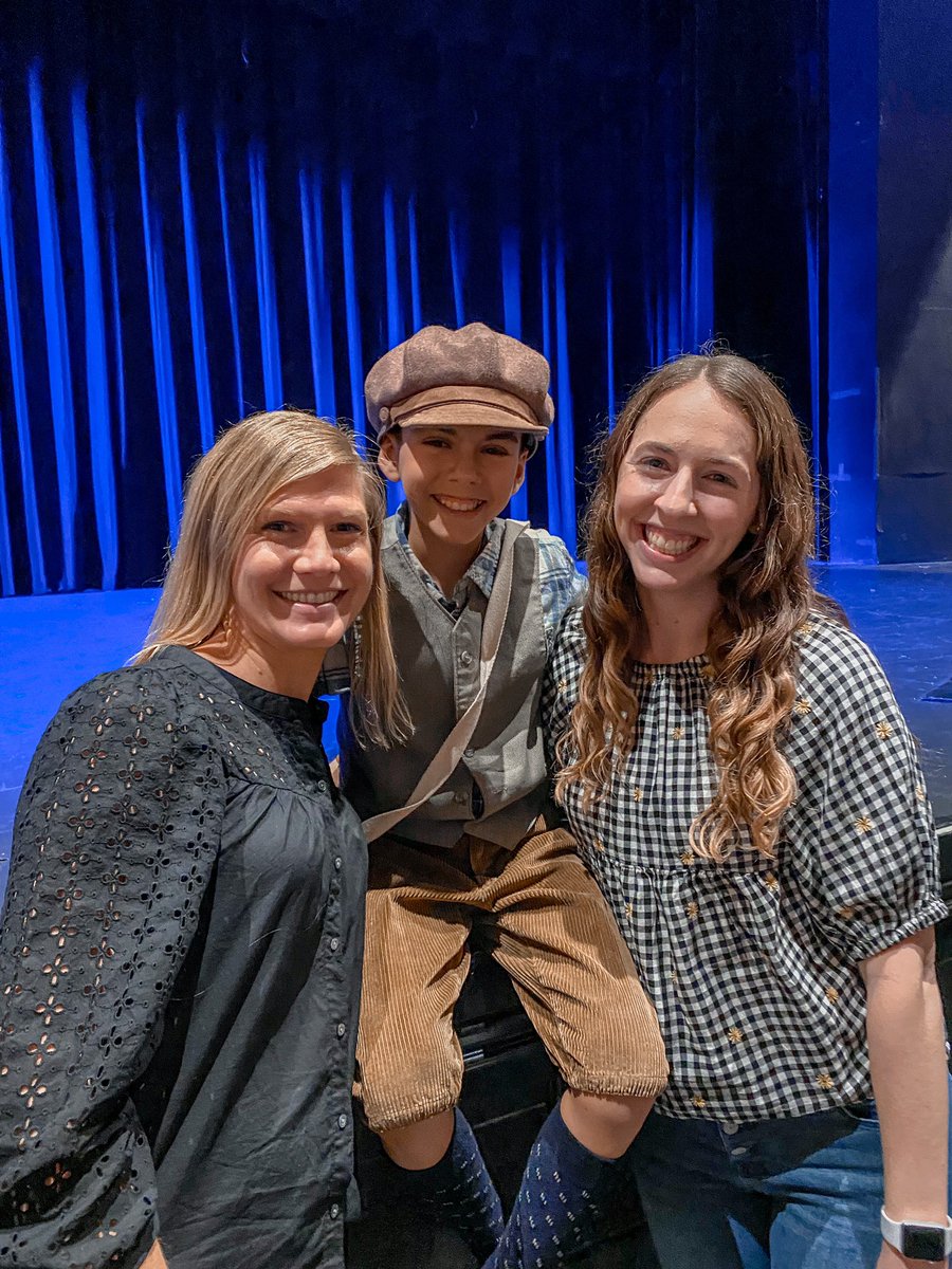 🎶Newsies forever, second to none🎶 <a href="/MrsLukensZWMS/">Jess Lukens</a> and I had so much fun seeing this little Newsie shine onstage tonight! He did such a great job! 🗞 #seizetheday