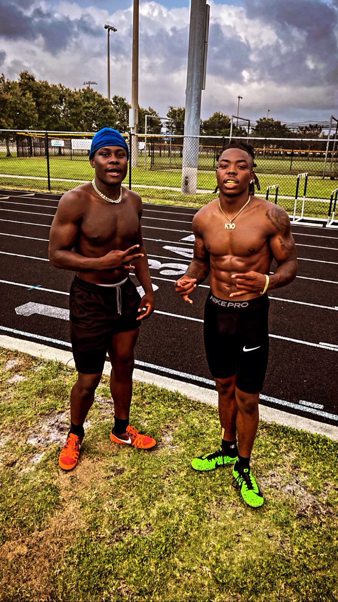 hines10kobe's tweet photo. Me and my guy @2waysway with the off season grind on the track 💯🤝#perfectingourcraft✍🏽#SouthFlorida https://t.co/5aWbvMoCMl