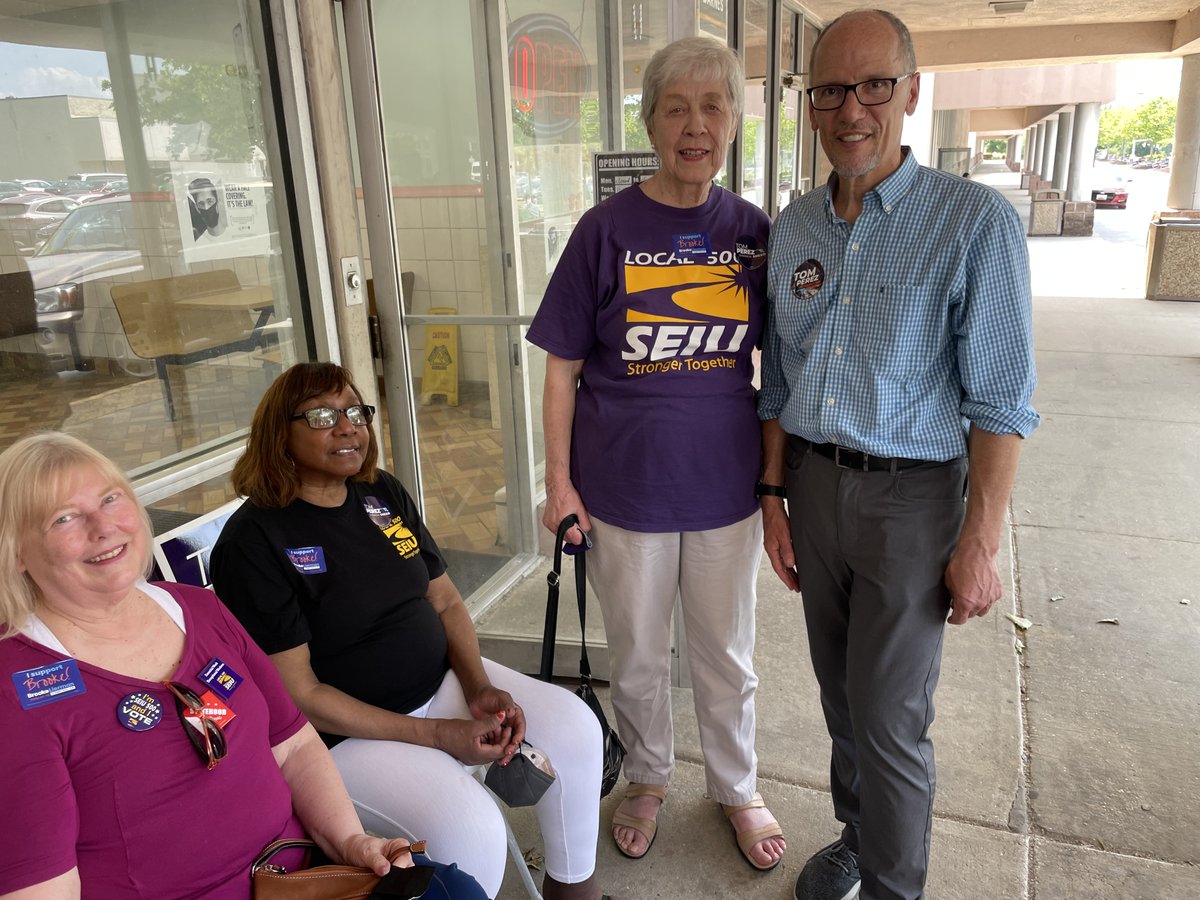 SEIU500's tweet photo. SEIU Local 500 members joined @TomPerez at the grand opening of their PG County Campaign Headquarters today!  
Tom is labor through and through - we don't have to wonder where he stands when it comes to doing what is right for working families!  @ShannonSneed4MD https://t.co/it3fBbP2r2