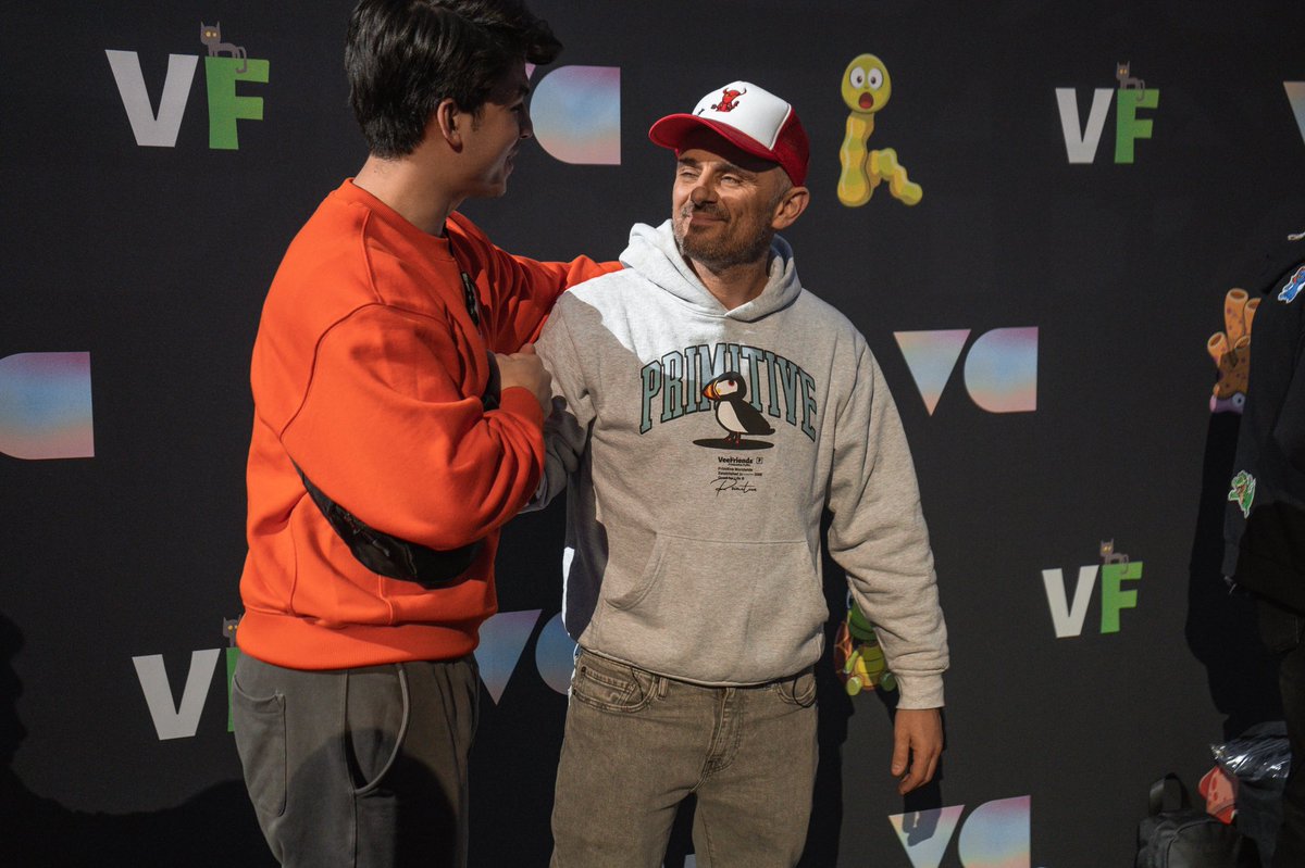 ChrisJRenna's tweet photo. Thanks @garyvee @veecon for this amazing opportunity and especially for the tickets 🎟 ❤️😊 @daevif @cryptoqueenniki https://t.co/Vli5iEbmD8