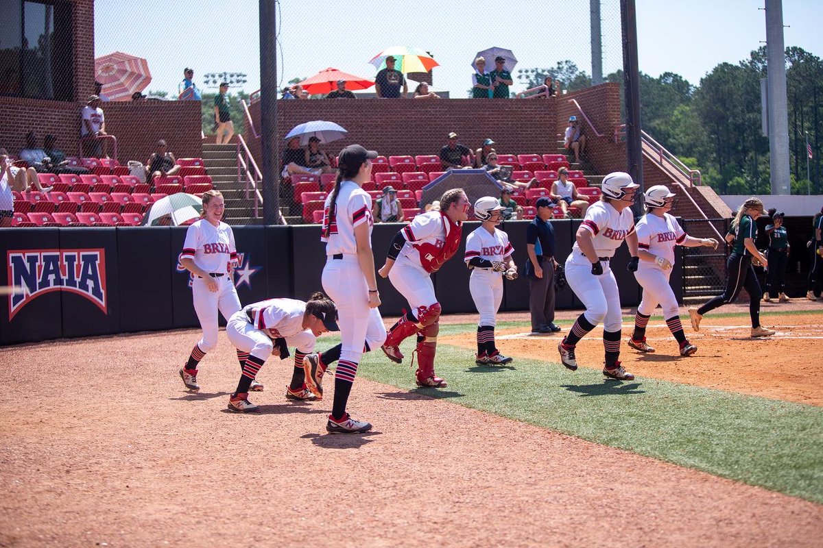 BCLionsSoftball's tweet photo. Fire us up!👏🏼💯 https://t.co/Z7MGw4SK0M