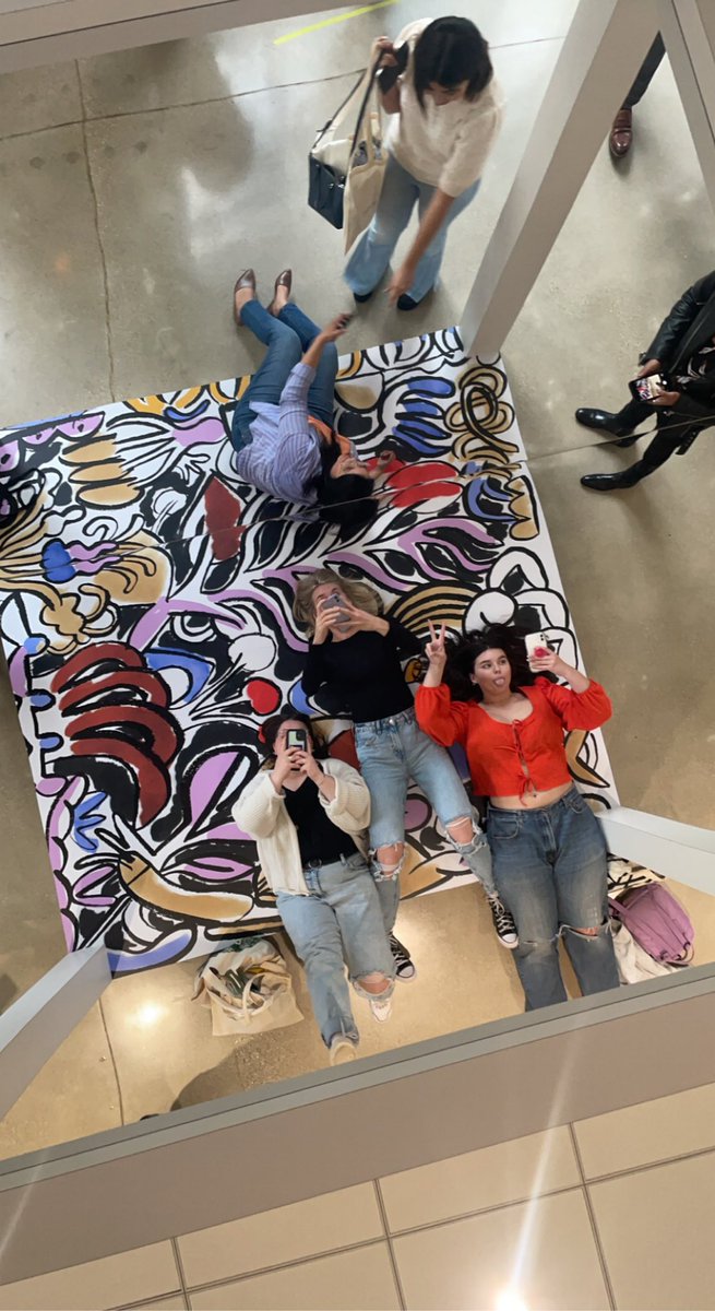 Peace. Love. Harry’s House. 

Over 11 years of loving this man has turned into a solo day trip to Chicago. Shout out to the two girls I met in line for letting me join their group!! Such a great day ☻ #HarrysHouse