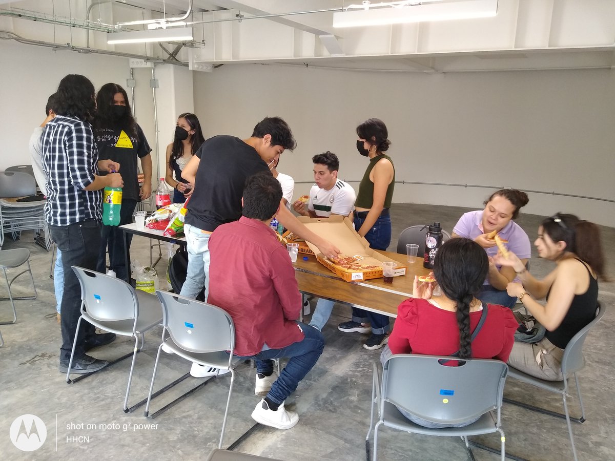 de_optica's tweet photo. Gathering organized by the SPIE-UV Student Chapter 😉.
May 20, 2022. https://t.co/H8aLdtno7q