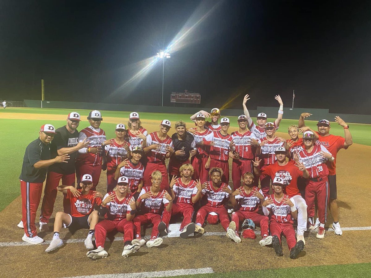 JacobDavis55555's tweet photo. Proud of these guys right here! Lost game 1 last night and never hung their heads. Grinded out game 2 and then closed the door in game 3! 

Round 4 here they come! @V_J_Bunner14 @CoachRios11 @CoachEstrada32 @IzaacDeJesus1 @itsjalennnn @TyRoman12 @rileysarmien2 @CobyDejesus https://t.co/ooTlPFCAql
