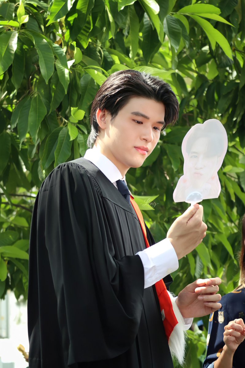lengarashi5's tweet photo. ให้ทำหน้าเหมือนรูปในพัดหรอ

ไหนดูซิ > ซ้อมๆ ก่อน > เหมือนมั้ยครับ > หมุนๆ ไฮดรอลิค

#skywongravee #SkyGraduation
#MyCloudy #ก้อนเมฆของสกาย☁ https://t.co/ZXZmxVILAP