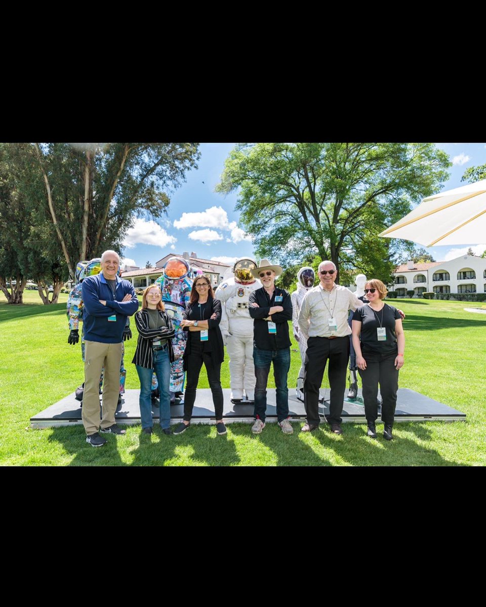 rachbellisle's tweet photo. Also, it was wonderful to work with our on-site team (from @ILCDover and @SpaceForArtFoun @Astro_Nicole) and chat with conference attendees about our spacesuit work! https://t.co/aQEUigiINd