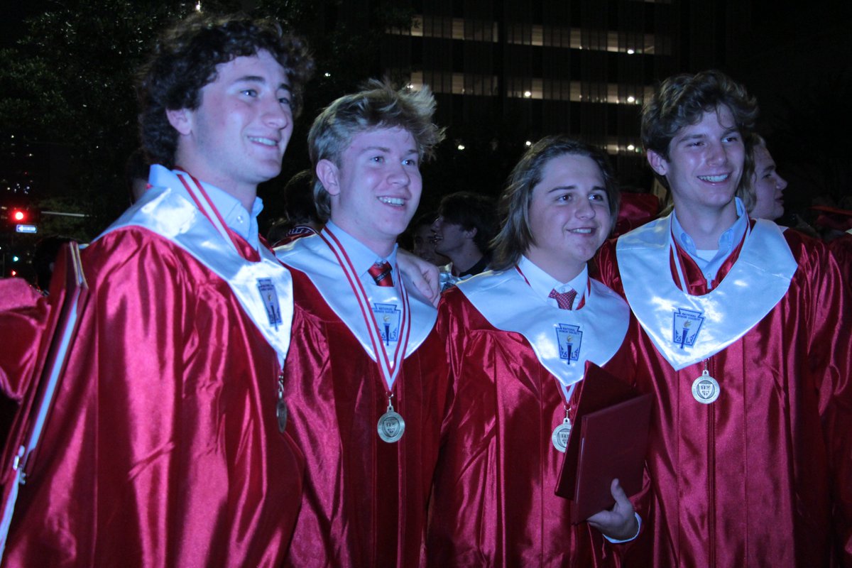 STHCatholic's tweet photo. Passion & perseverance in creating the journey's just completed, & next charge confidently for the ones about to embark in a shifting world.
The best is yet to come.
#mySTH #ClassOf202
GALLERY‡οΈ
https://t.co/G8gERKjLXf https://t.co/YsPYebpKD9