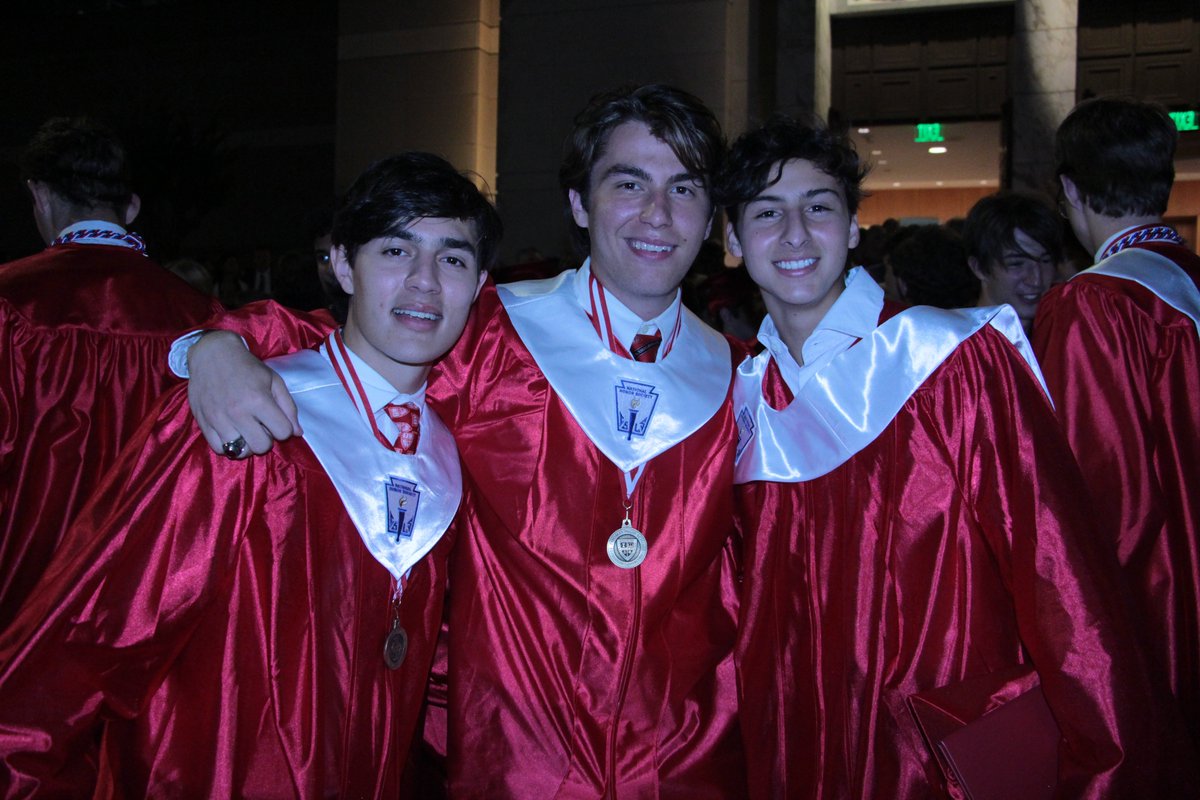 STHCatholic's tweet photo. Passion & perseverance in creating the journey's just completed, & next charge confidently for the ones about to embark in a shifting world.
The best is yet to come.
#mySTH #ClassOf202
GALLERY‡οΈ
https://t.co/G8gERKjLXf https://t.co/YsPYebpKD9