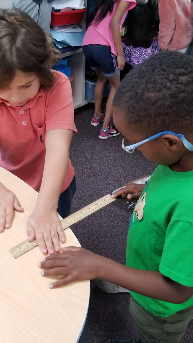 asmith_edu's tweet photo. What is sound? How is it created and how does it change? Students investigate and discuss the nature of vibration as active scientists!
#dmheights https://t.co/pylfsCxPcn