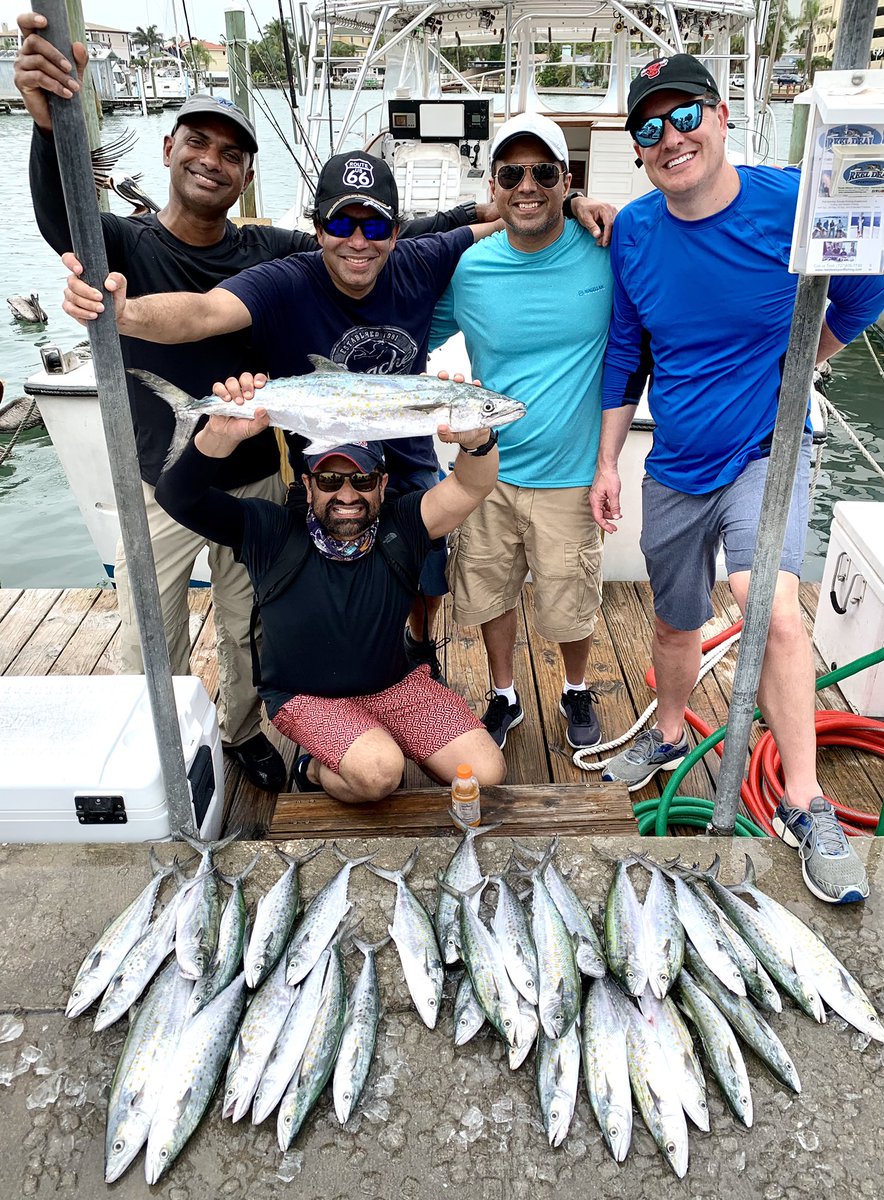 SandeepNathanMD's tweet photo. Sad to leave #SCAI2022 meeting but found new/interesting activities to  move on to w/@Senor_Arun @superlit @DrArunKumar2412 (who’s 1st follower is urs truly) &amp; other (sadly Twitter-deficient) friends. Def adding an important new life skill to my CV: “shark wrangler”. #LoveFL https://t.co/aydZMHdBs2