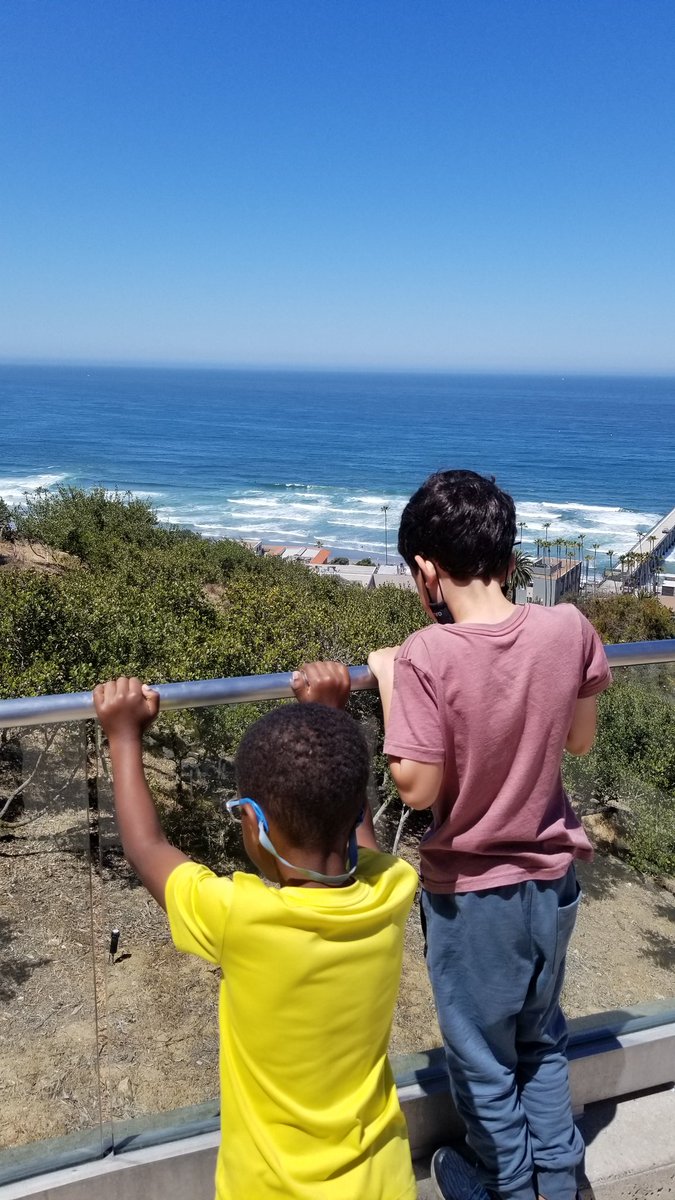 asmith_edu's tweet photo. A simply fantastic field trip! #dmheights https://t.co/SYiIQqdEYb