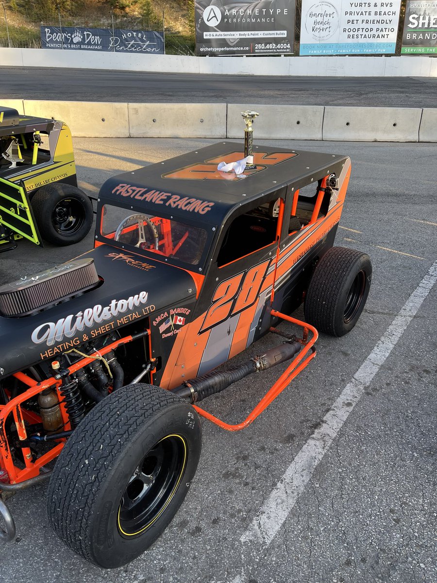 Davewright28's tweet photo. Third Tonight at Penticton Speedway …rack of fun but rough …on to day two tomorrow #DwarfCars #PentictonSpeedway https://t.co/z0ZCbTpiXW