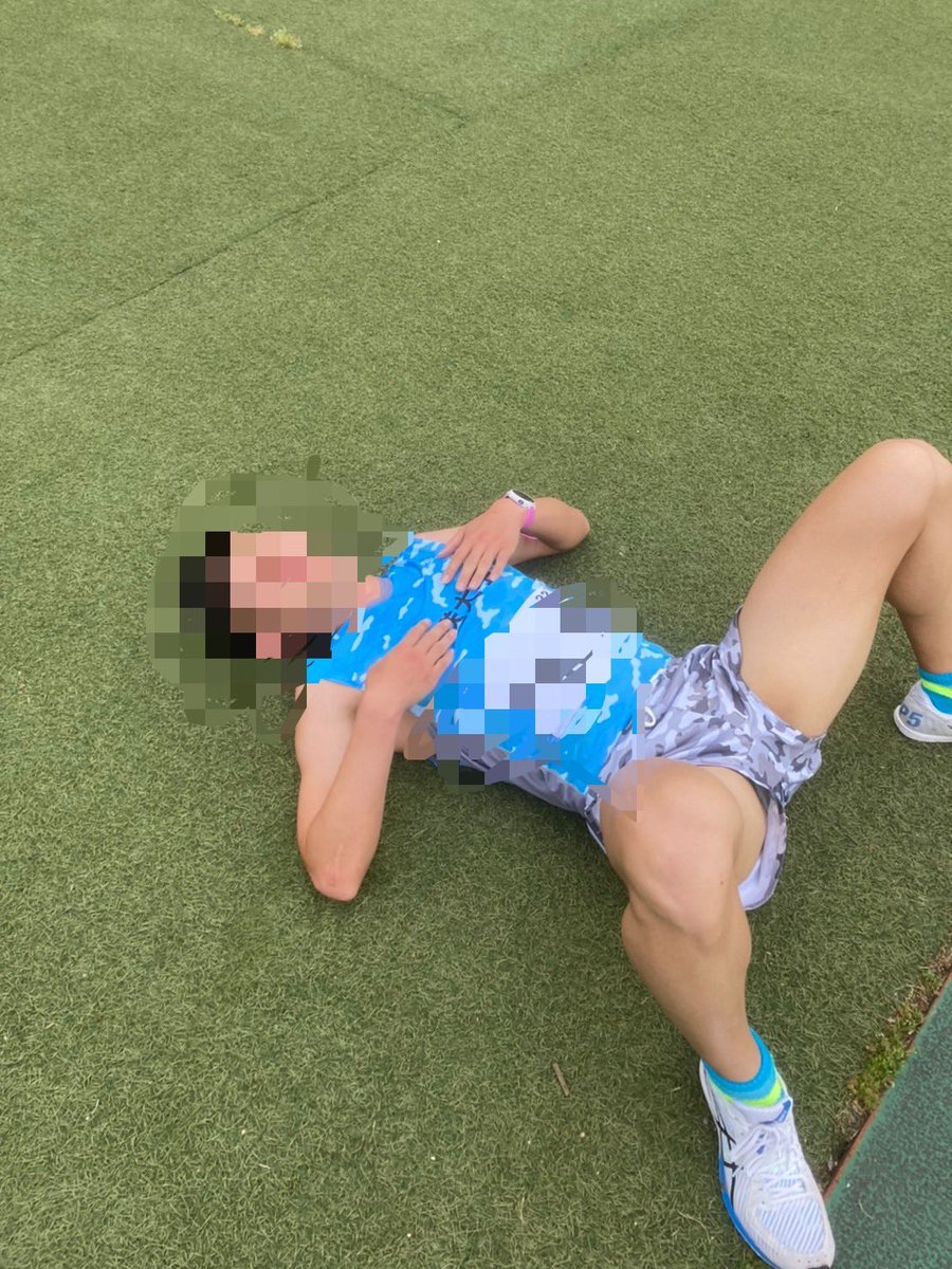 sukisukidaisuk1's tweet photo. 大体大記録会 10000m 33:06.15
前半16'06で入ったものの爆吹き。
苦しいもののチーム全員の記録は揃ったので、全日本予選会エントリー。無謀。
久しぶりに一緒に試合に臨んだ同期の秦が入ってくれてみんな悦んだ。一緒に関カレ3000mSC出たいなぁ。
#again2011 #11年前 #一生懸命
#同期から後輩に https://t.co/bwkGE7fmts