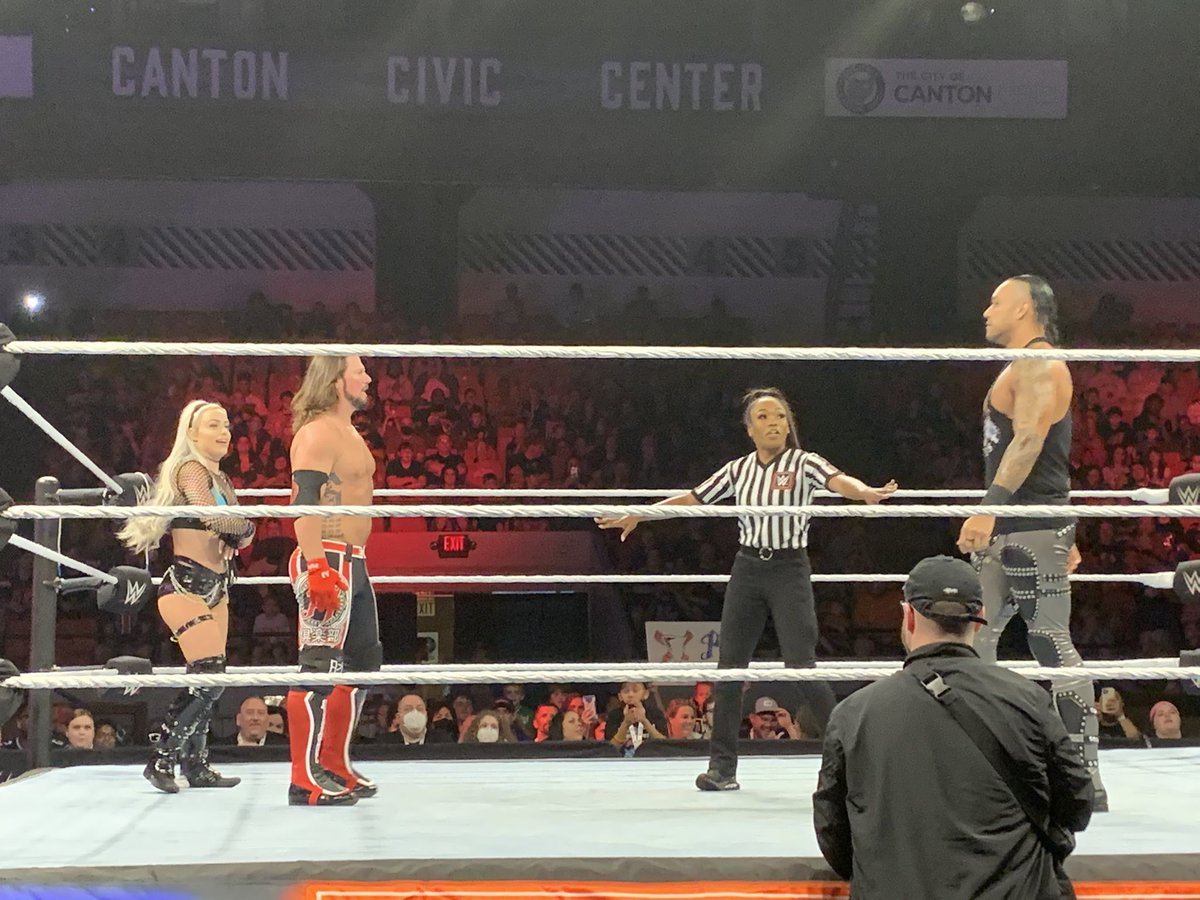 DD_Amy_Mylie's tweet photo. #WWECanton my favorite match by far was @AJStylesOrg @YaOnlyLivvOnce vs @RheaRipley_WWE @ArcherOfInfamy https://t.co/eq5ResTxKY