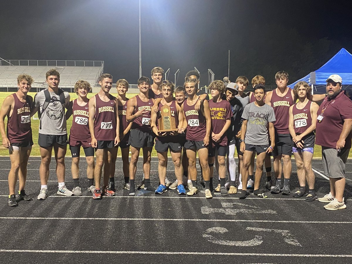 RT @Russellsports: Congratulations to the boys track team on their Regional Championship!! @russellind https://t.co/fmQ3XBSnjT