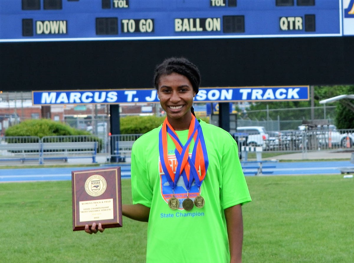 ExpressCarolina's tweet photo. Congratulations @laurentolbert04 on wrapping up your high track career as a 9 x state champion…2 x state meet MVP…1A state record holder 1000m (indoor) and 800m (outdoor). Champion at 100m up to 5Ks…Incredible range!!! @NCRunners https://t.co/M45dH281fg