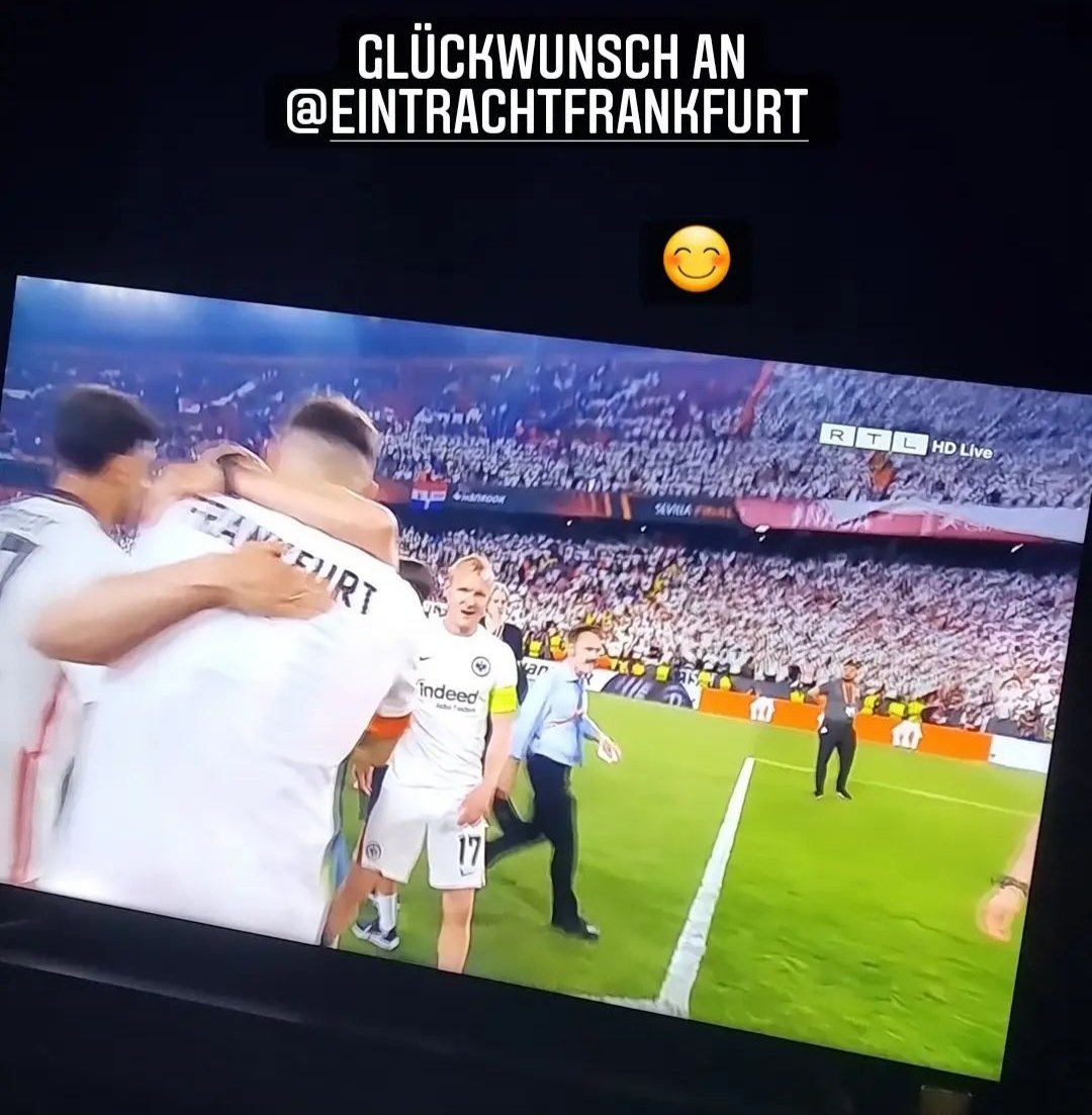An dieser Stelle von ganzen Herzen herzlichen Glückwunsch zum <a href="/EuropaLeague/">UEFA Europa League</a> Titel Gewinn 2022 der gesamte Verein die Fans die Mannschaft alle Mitarbeiter haben sich das mehr als verdient <a href="/Eintracht/">Eintracht Frankfurt</a>