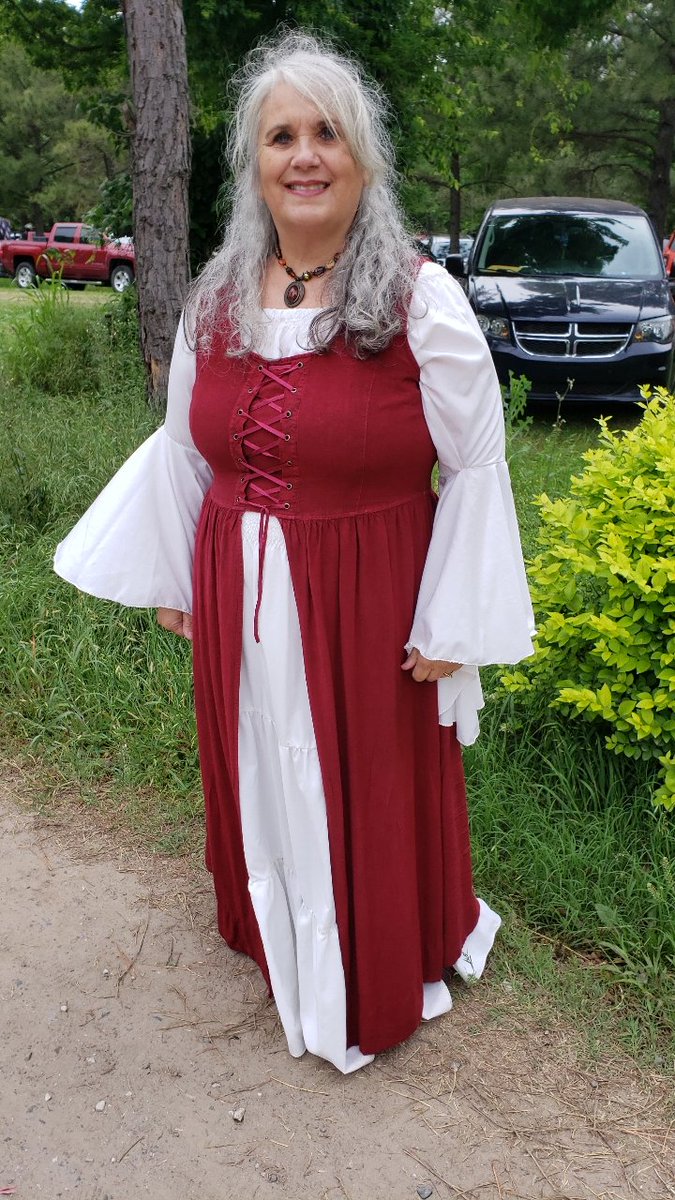 sherrylparrot's tweet photo. Crazy mee at a local Renaissance Festival for Pirate weekend last week, & today on Scottish weekend, at Oklahoma Renaissance Festival . #OklahomaRenaissanceFestival
#OKRF
#pirates
#Scottish
#IamaRennie https://t.co/R9skN4VwZU