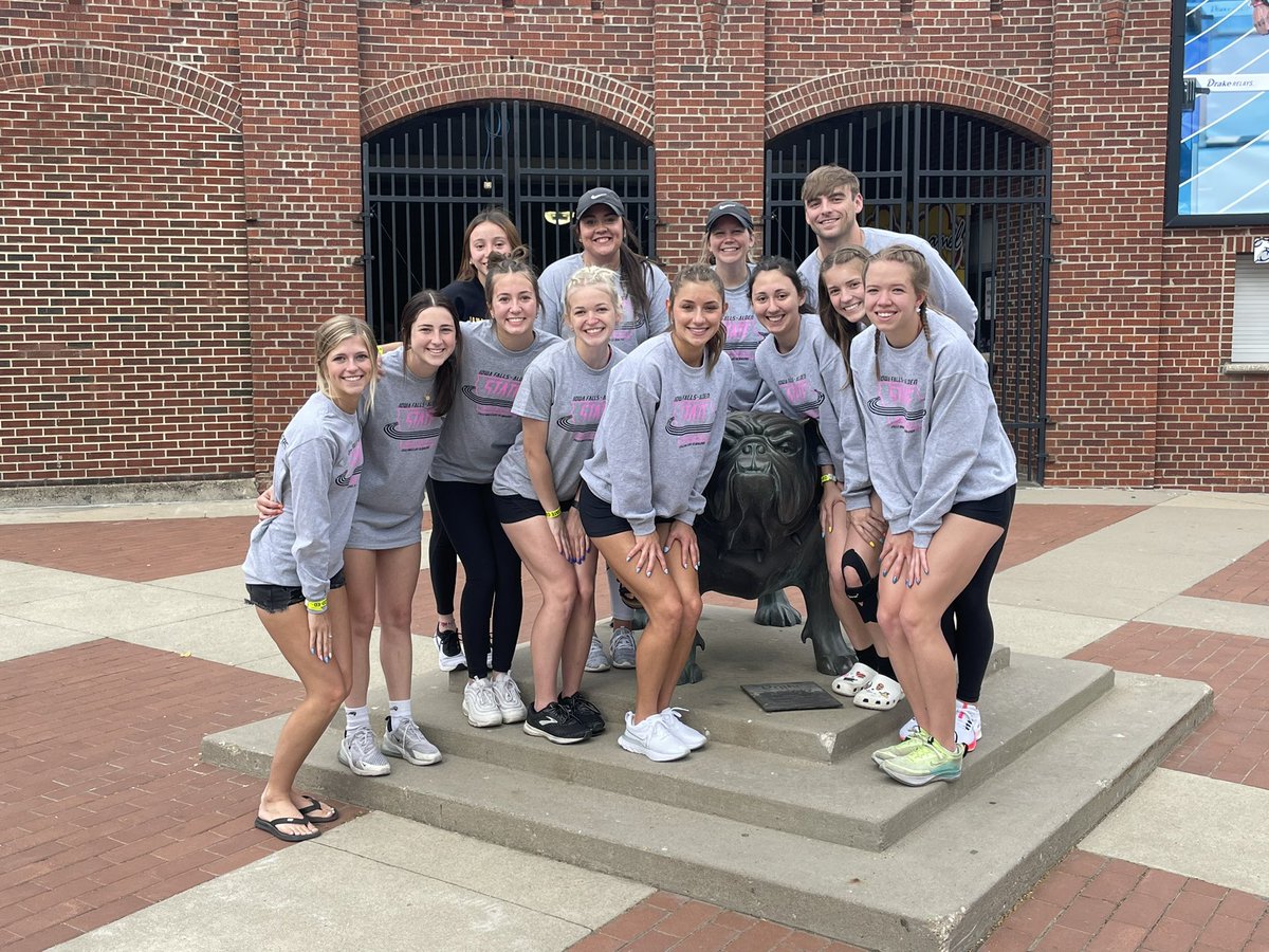 A Message to the State Track Girls

We are so happy to have been able to take 5 events to state track this year!

Great job to all who got to run at the blue oval! We hope to see you back here again next year! 

Once again, great job to the seniors for ending their season strong!