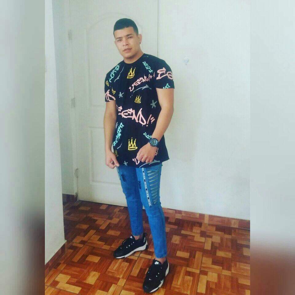 HPIL6977's tweet photo. William Daniel #HeteroEngañado venezolano con una rica 🍆 y 🍑
#heterodesnudo #heterospack #heterosreales https://t.co/pFzbcAXjuk