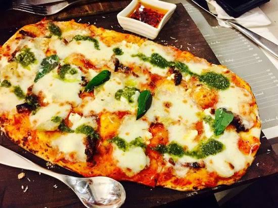 talhaalidogar98's tweet photo. @Sil_Finance @hanzalaayub99
@Aytl1960
@AjayiAishat2
Happy Bitcoin Pizza Day from #SilFinance
My favourite pizza is #PANTRY Lahore https://t.co/BSml4DLzdW