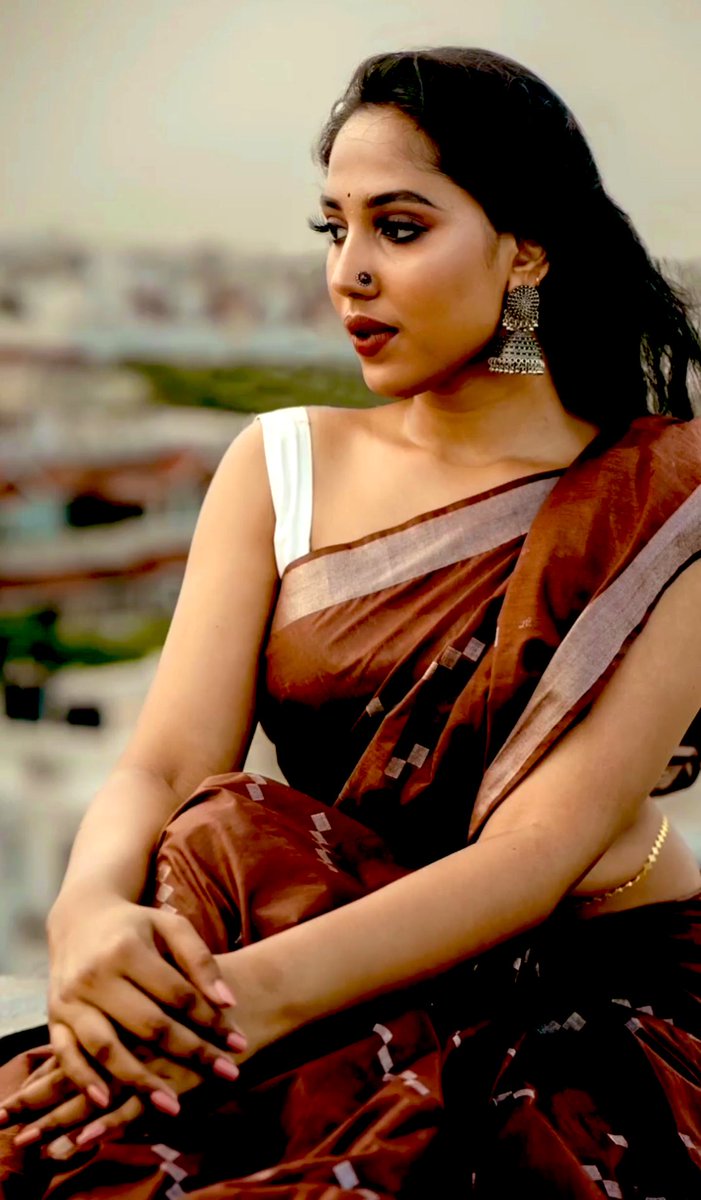 Thoopulkari's tweet photo. #mookuthi #nosepin #rawface #hipchain #bellychain #thoopulkari #navelshow #thoppul #sareeseduction #thoppulrani https://t.co/9Vn9T5fhKv