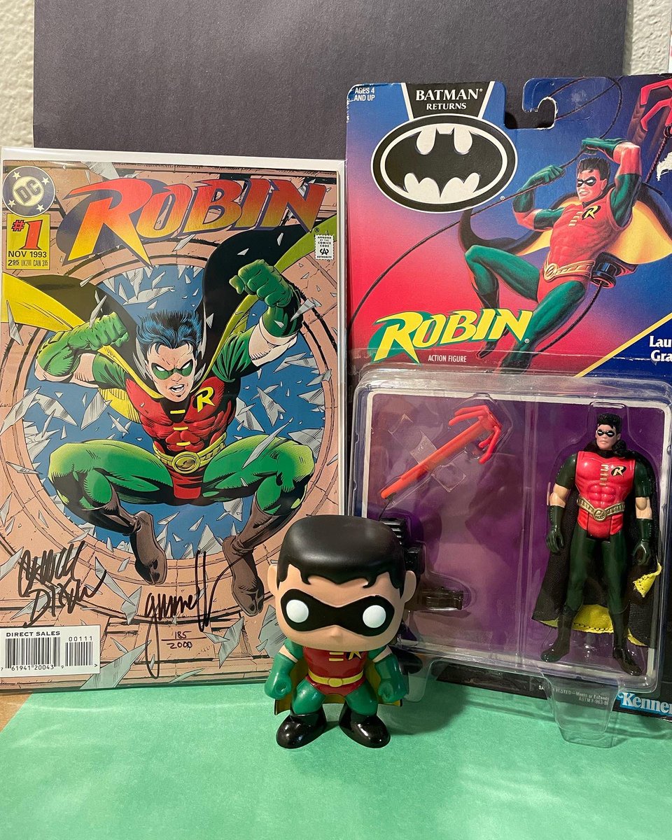 fearofsteven's tweet image. My special copy of Robin #1 is double signed by @Dixonverse and #tomgrummett with a COA from #dynamicforces limited to 2000 copies. This entire run inspired me heavily and could be declared my favorite comic series to date!

Also, Robin is just awesome 🤘🏻