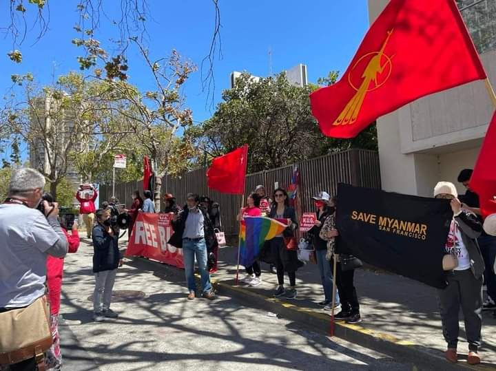NantEiThandar's tweet photo. Spring Revolution forces in northern California protested against the military regime and its supporter China in front of the Chinese Consulate in San Francisco, California, USA.
#ChinaIsBackingSAC
#CCP_StopSupportingJunta
#2022May22Coup
#WhatsHappeninglnMyanmar https://t.co/gSrOoPxQ1o