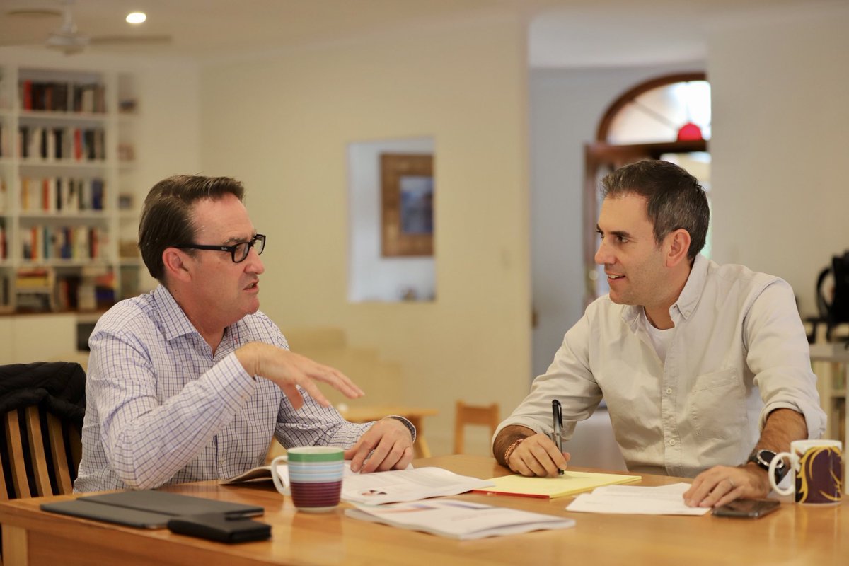 JEChalmers's tweet photo. Getting to work straight away. Briefed at home in Logan by the Treasury Secretary, discussing the substantial economic and budget challenges our new government is inheriting. #auspol #ausecon https://t.co/00ygno68en