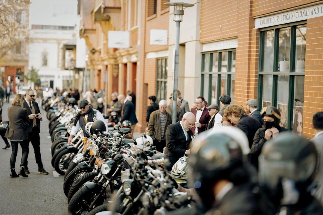 Lined up and ready to ride in Adelaide as we get underway across the southern hemisphere. Don't forget to tag and share.

#GentlemansRide
#DGR2022
#RideDapper

📸 Russell Tovey Photography