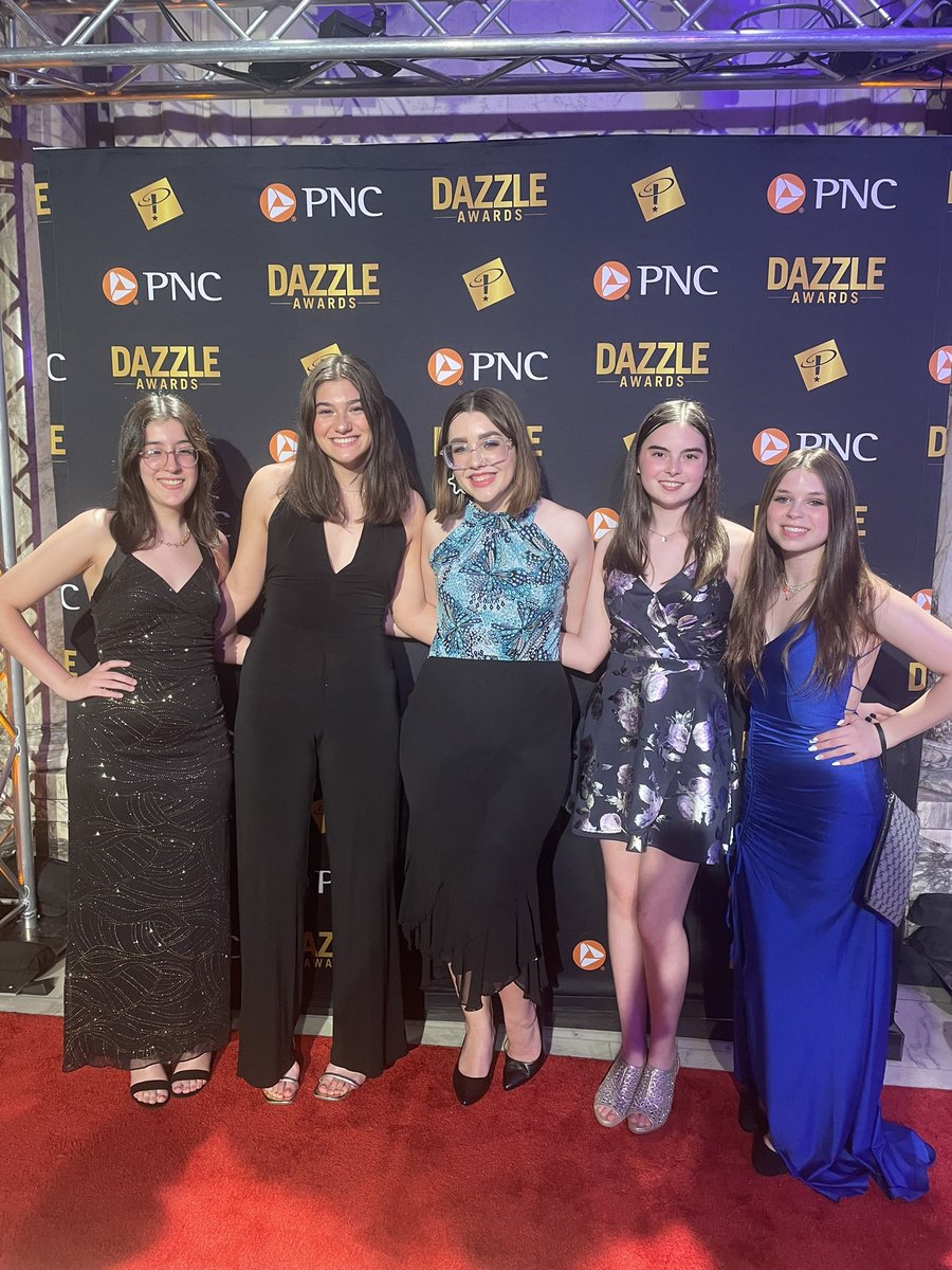 So happy that so many <a href="/MidviewHS/">Midview High School</a> Drama students got to attend <a href="/dazzleawardsCLE/">Dazzle Awards</a> tonight and see other NEO schools and students perform! 💙
