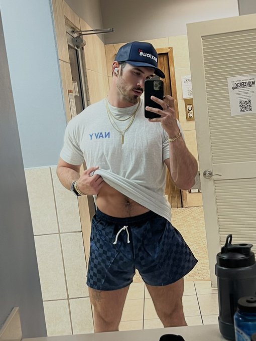 ion need a spot https://t.co/2RfOmK9Wwe<a href="/tag/linkinbio"class="tags"><span>#linkinbio</span></a>