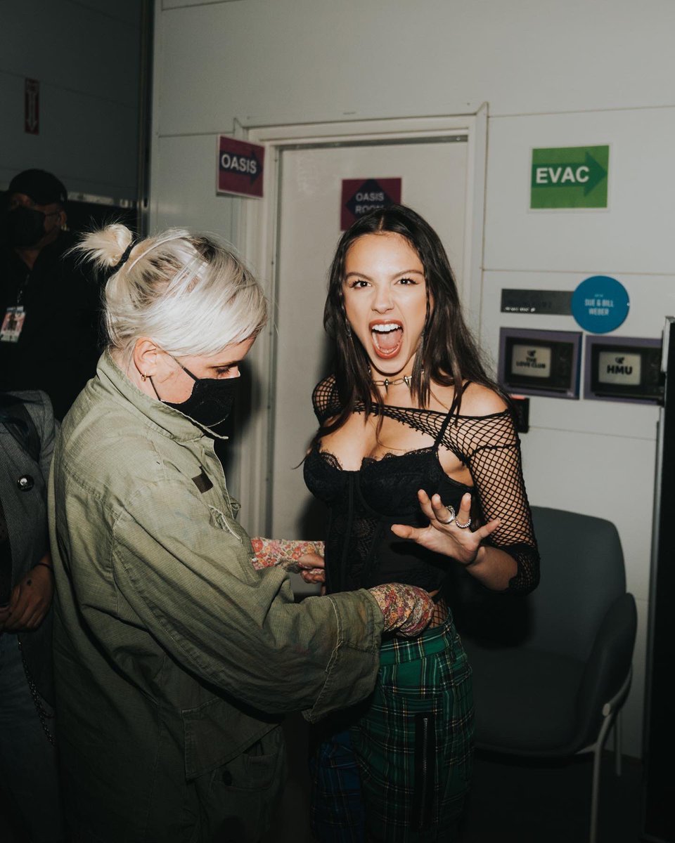 deaniechen's tweet photo. was shitting myself when i was asked to shoot the @oliviarodrigo SD show but it was soooo fun 🥲🥺 what a rockstar ❣️❣️❣️❣️❣️ https://t.co/HAhGR3k3P2