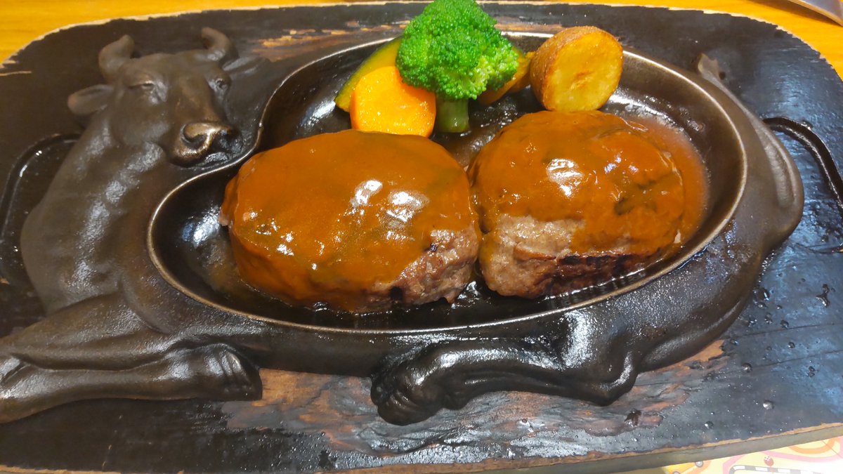 f_jry's tweet photo. 寿司と肉 https://t.co/cVV7niN6k2