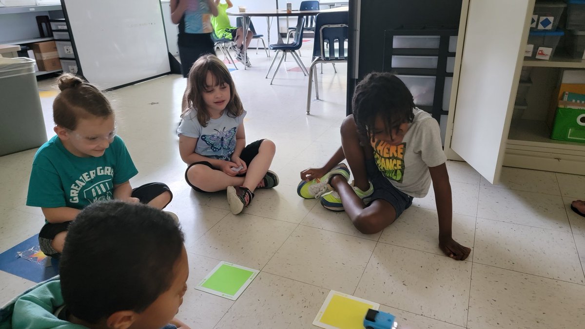 HolmesRdLibrary's tweet photo. @JulieParsons203 @holmesroadtweet So much curiosity, collaboration and excitement happening while we are exploring the Sphero indi cars! https://t.co/pHB99BWI2P