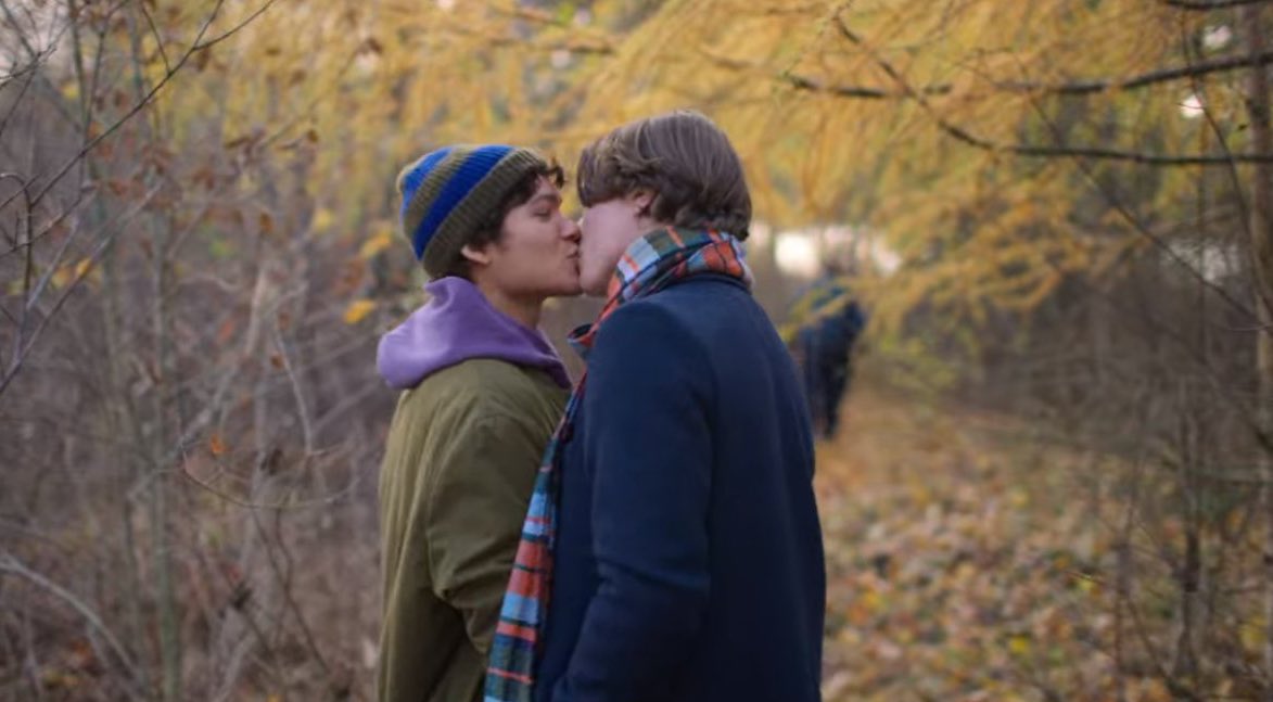 SEMANTlCERROR's tweet photo. i need more of this in young royals season 2 https://t.co/n4PjJxccaq