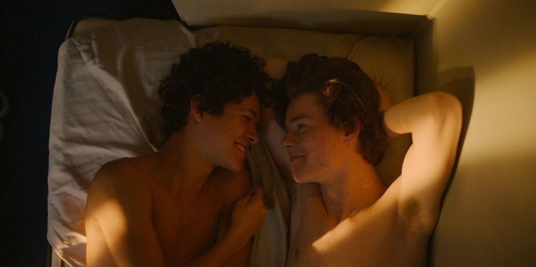 SEMANTlCERROR's tweet photo. i need more of this in young royals season 2 https://t.co/n4PjJxccaq