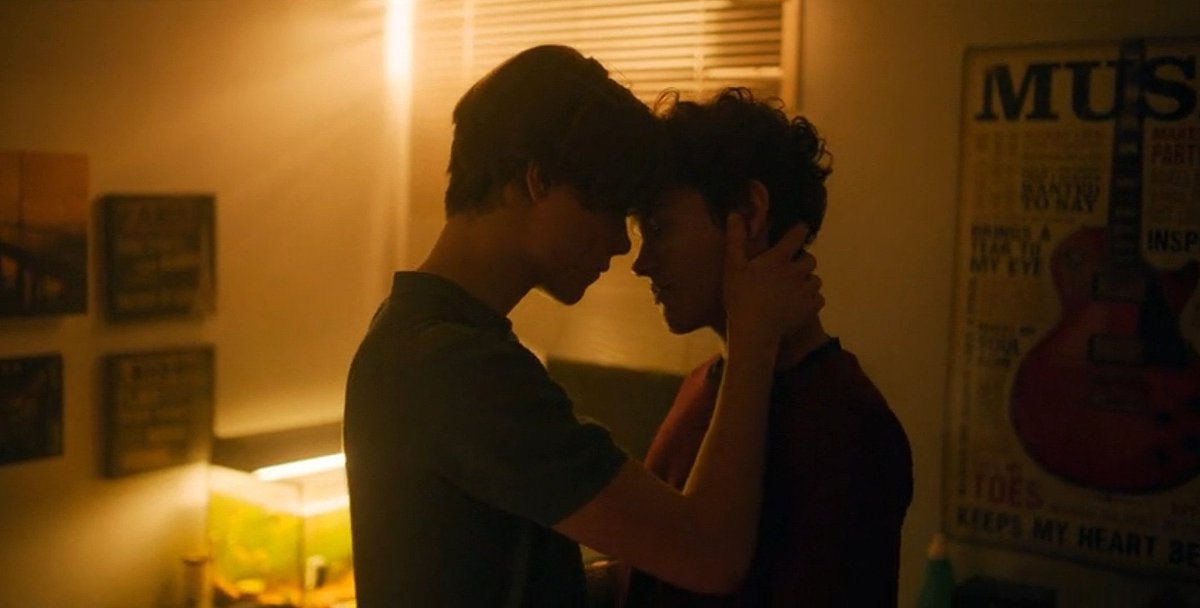 SEMANTlCERROR's tweet photo. i need more of this in young royals season 2 https://t.co/n4PjJxccaq