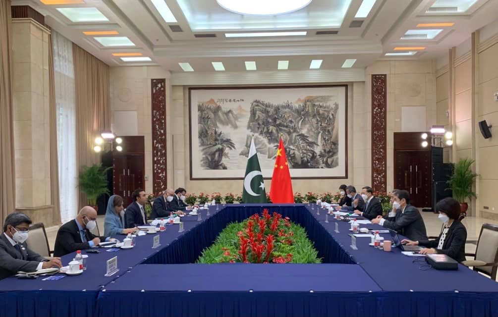 MediaCellPPP's tweet photo. گوانگژو: وزیر خارجہ بلاول بھٹو زرداری اپنے ہم منصب وانگ یی کی سربراہی میں چینی وفد سے ملاقات کررہے ہیں، وزیر مملکت برائے امور خارجہ حنا ربانی کھر بھی موجود ہیں۔
@BBhuttoZardari https://t.co/HfXn8f12CH