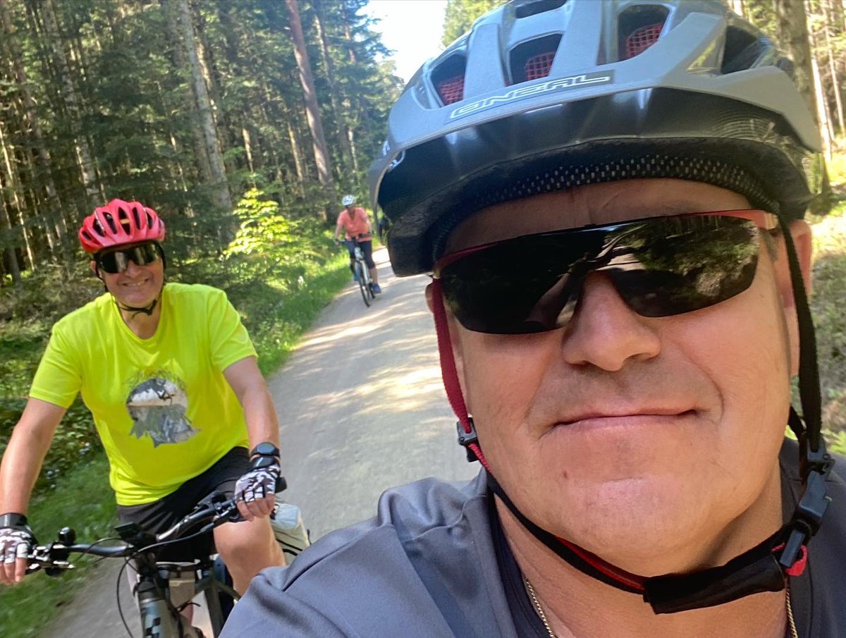 dan1968freenet1's tweet photo. Sonntags im Schwarzwald 

#ontour #britschis #schwarzwald #ebike #cube #dan68 https://t.co/MHpqo7ovJ3