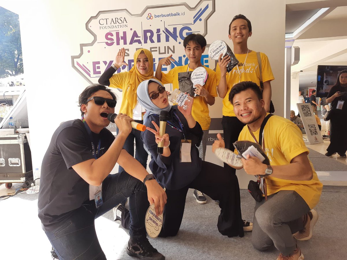#ITSAWRAP Yup! Ini loh booth CTARSA Foundation x <a href="/berbuatbaik_id/">Berbuat Baik Official</a> di hari ke-2 AlloBank Festival. Jangan lewatkan kesempatan hari ini buat seru-seruan di Booth kita yaa! 🔥✨

#AllobankFestival2022